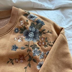 Floral embroidered sweatshirt